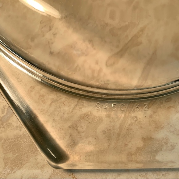 Vintage Pyrex ‘Snowflake’ pattern black #043 2 piece divided casserole set - Picture 5 of 13